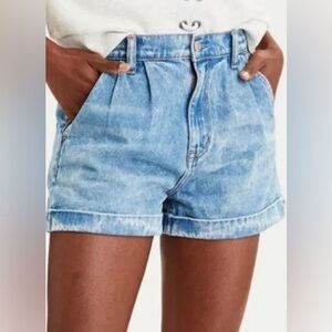 American Eagle Pleated Mom Shorts